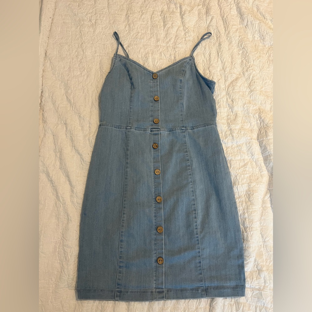 Blāshe Jean dress with buttons
